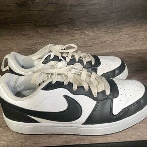 Nike Kids Black and White Sneakers